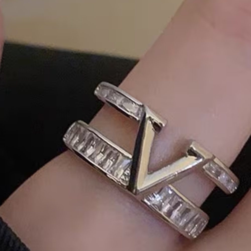 Sparkly Silver V Shape Baguette Ring Adjustable size 7 - Picture 3 of 4